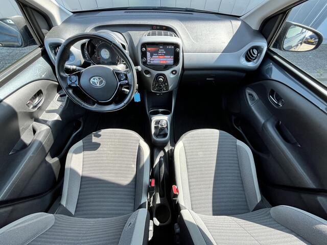 Toyota AYGO 1.0 VVT-i X-Play Carbio NL Auto Dealer onderhouden Carplay Camera