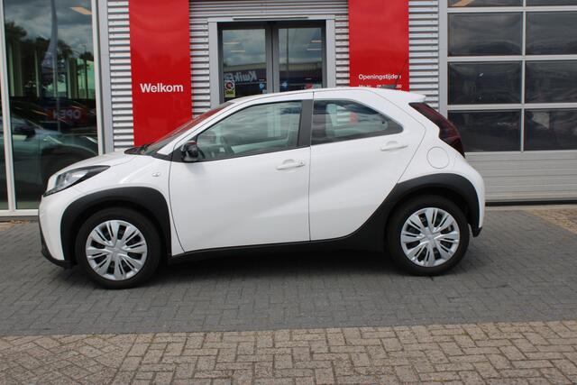 Toyota AYGO X 1.0 VVT-i MT Play