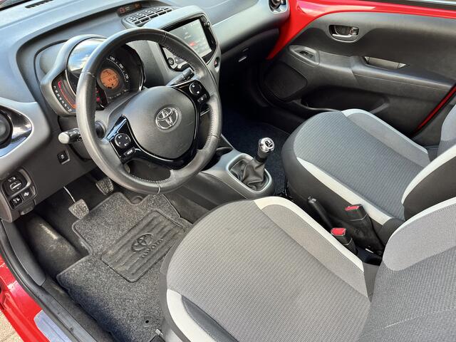 Toyota AYGO 1.0 VVT-i X-Joy Limited | Parkeersensoren | LM velgen | Apple/Android Auto |