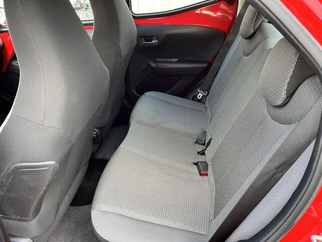 Toyota AYGO 1.0 VVT-i X-Joy Limited | Parkeersensoren | LM velgen | Apple/Android Auto |