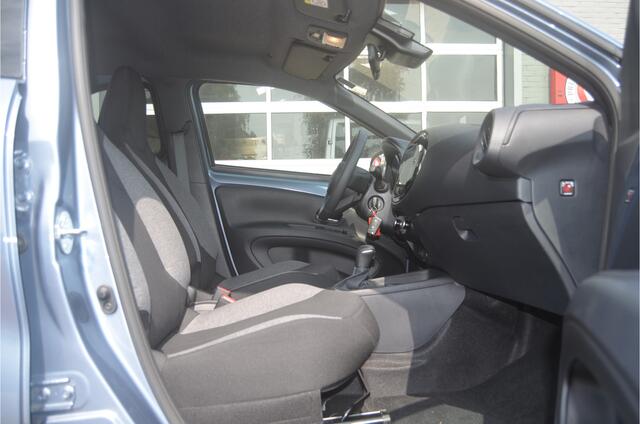 Toyota AYGO X 1.0 VVT-i S-CVT first clima, stoelverwarming
