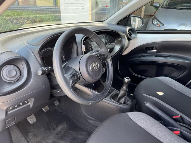 Toyota AYGO X 1.0 VVT-i MT Play