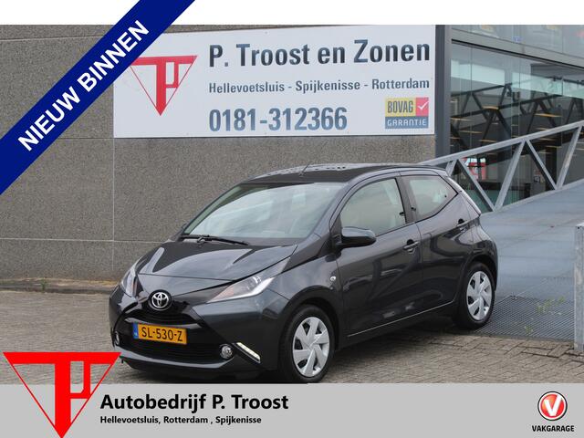 Toyota AYGO 1.0 VVT-i x-play Lage kilometerstand!!/Automaat/Navigatie/Apple carplay/Airco/Achteruitrijcamera/Toerenteller/Bluetooth/Elektrische ramen/Elektrisch verstelbare spiegels.