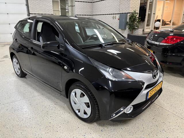 Toyota AYGO 1.0 VVT-I X-PLAY / Airco / Camera / Apple carplay / Multimedia