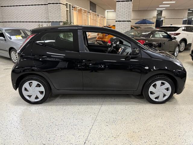 Toyota AYGO 1.0 VVT-I X-PLAY / Airco / Camera / Apple carplay / Multimedia