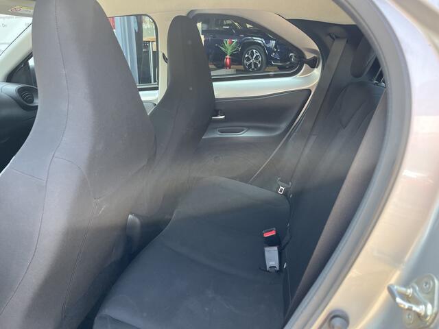 Toyota AYGO X 1.0 VVT-i S-CVT Play