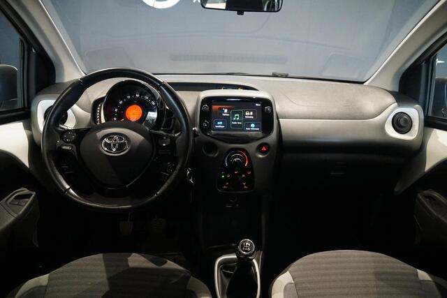 Toyota AYGO 1.0 VVT-i x-play limited + CAMERA / APPLE CARPLAY