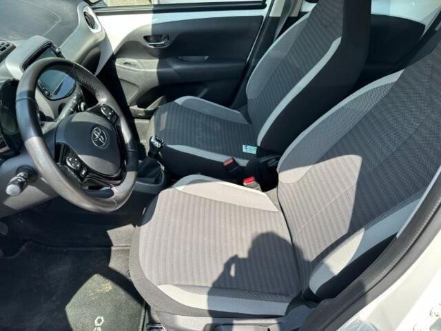 Toyota AYGO 1.0 VVT-I X-PLAY CAMERA. NAVI. ALL.IN.