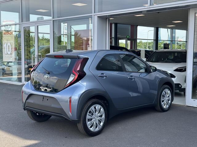 Toyota AYGO X 1.0 VVT-i MT Play NIEUW! Direct leverbaar! ¤ 1000,- inruilpremie!!