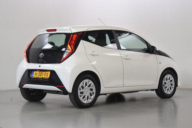 Toyota AYGO 1.0 VVT-i X-play Navigatie
