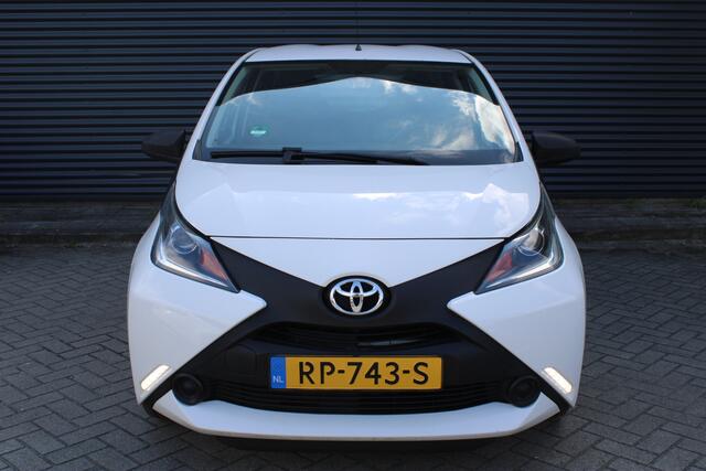 Toyota AYGO 1.0 VVT-i x-fun Airco Cruisecontrol Bluetooth NAP