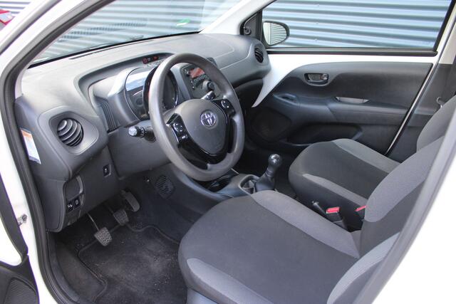 Toyota AYGO 1.0 VVT-i x-fun Airco Cruisecontrol Bluetooth NAP