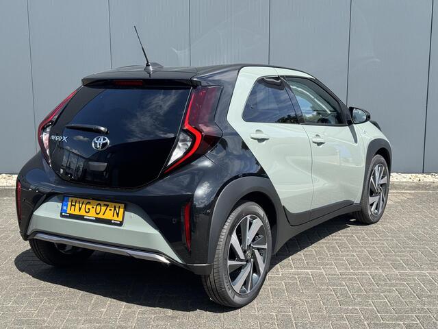 Toyota AYGO X 1.0 VVT-i MT Envy | Parkeersensor V+A | 10.5" multimedia | Draadloze telefoonlader |