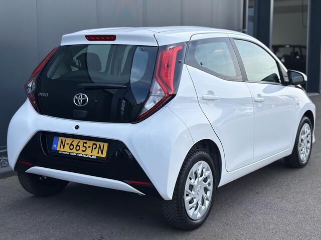 Toyota AYGO 1.0 VVT-i x-play / Carplay / Camera