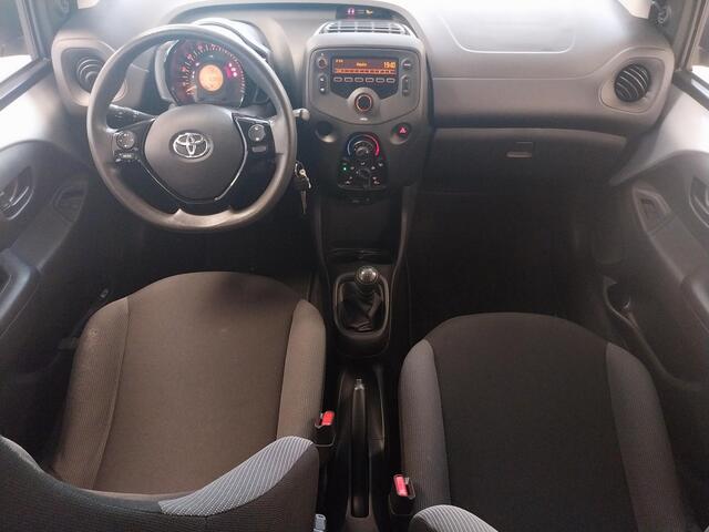 Toyota AYGO 1.0 VVT-i X SILVERLINE FUN CARPLAY NAVI AIRCO.5 DRS .GARANTIE TOT 2031 !