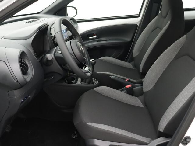 Toyota AYGO X 1.0 VVT-i MT Play | Demo | Camera | Airco |