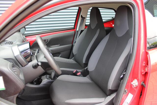 Toyota AYGO 1.0 VVT-i x-fun 5-Deurs Airco Cruise Control Bluetooth NL-Auto