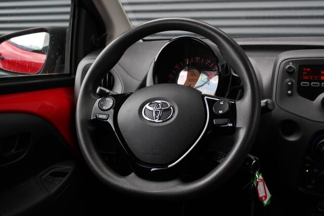 Toyota AYGO 1.0 VVT-i x-fun 5-Deurs Airco Cruise Control Bluetooth NL-Auto