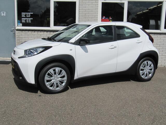 Toyota AYGO X 1.0 VVT-i MT Play camera,key less,stoelverwarming
