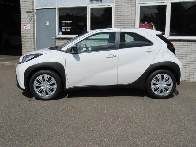 Toyota AYGO X 1.0 VVT-i MT Play camera,key less,stoelverwarming