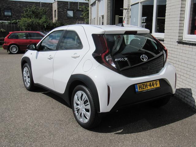 Toyota AYGO X 1.0 VVT-i MT Play camera,key less,stoelverwarming