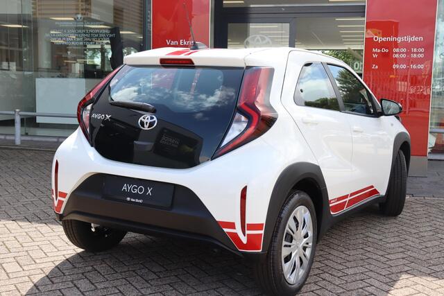 Toyota AYGO X 1.0 VVT-i Play ,Rode accenten, Nieuw, Extra voordeel!