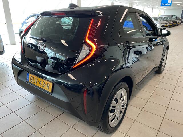 Toyota AYGO X 1.0 VVT-i MT Play