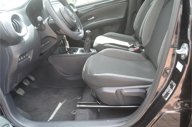 Toyota AYGO X 1.0 VVT-i MT Play