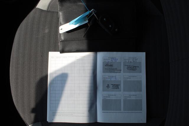 Toyota AYGO 1.0 VVT-i x-play Orig. NL/Navigatie/Achteruitrijcamera/Apple carplay/Airco/Bluetooth/Toerenteller/Multifunctioneel stuurwiel/LED koplampen/Elektrisch verstelbare spiegels/Elektrische ramen.