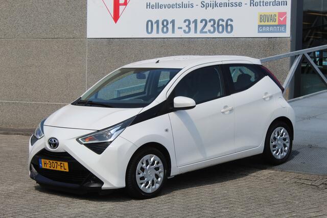 Toyota AYGO 1.0 VVT-i x-play Orig. NL/Navigatie/Achteruitrijcamera/Apple carplay/Airco/Bluetooth/Toerenteller/Multifunctioneel stuurwiel/LED koplampen/Elektrisch verstelbare spiegels/Elektrische ramen.