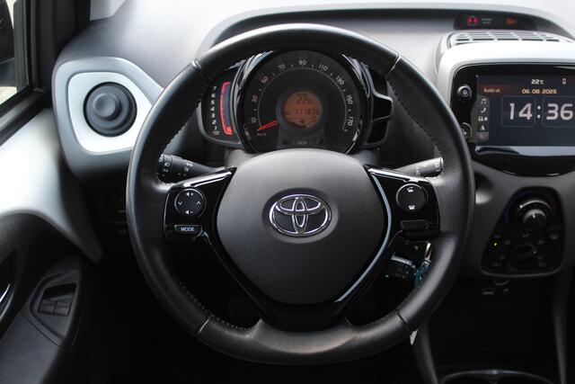 Toyota AYGO 1.0 VVT-i x-play Orig. NL/Navigatie/Achteruitrijcamera/Apple carplay/Airco/Bluetooth/Toerenteller/Multifunctioneel stuurwiel/LED koplampen/Elektrisch verstelbare spiegels/Elektrische ramen.