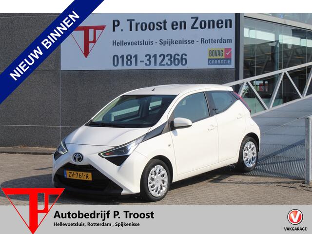 Toyota AYGO 1.0 VVT-i x-play limited Navigatie/Achteruitrijcamera/Apple carplay/Airco/Bluetooth/Toerenteller/Multifunctioneel stuurwiel/LED koplampen/Elektrisch verstelbare spiegels/Elektrische ramen.