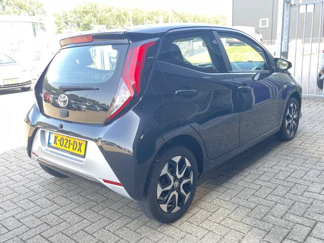 Toyota AYGO 1.0 VVT-i x-cite AUT! Carplay! Camera! VERWACHT!!