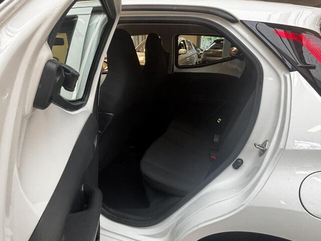 Toyota AYGO 1.0 VVT-i X FUN.AIRCO 1e EIG.GARANTIE TOT 10-2031 VOLLEDIG OH. AUDIO. SPEED LIMITER.