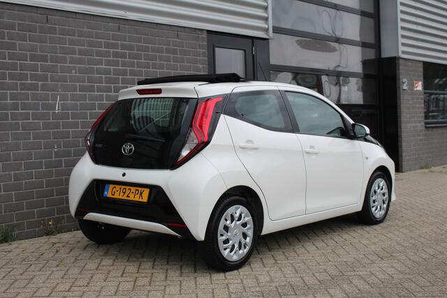 Toyota AYGO 1.0 VVT-i X-Play / Open dak / Carplay / Automaat