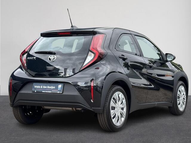 Toyota AYGO X 1.0 VVT-i MT Play