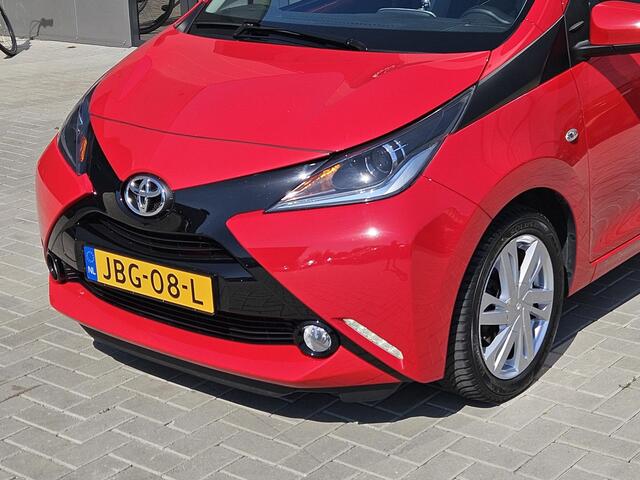 Toyota AYGO 1.0 VVT-i x-cite Automaat Navi Cam LM15 LED