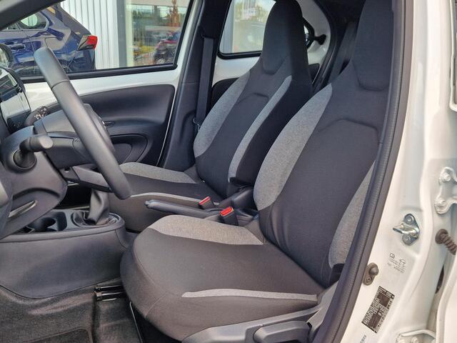 Toyota AYGO X 1.0 VVT-i MT Play