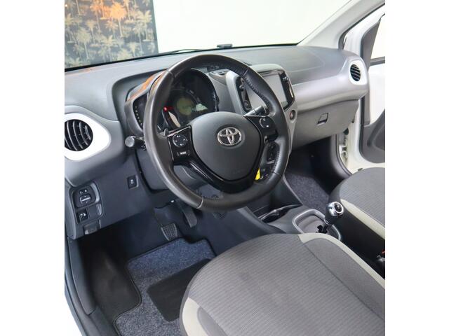 Toyota AYGO 1.0 VVT-i x-play | Carplay | 4 nw.AllSeasons | jaarbeurt | led