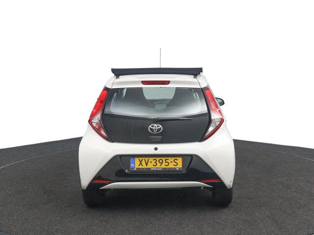 Toyota AYGO 1.0 VVT-i x-play Cabrio | Elektrisch Vouwdak | Lichtmetalen Velgen | Achteruitrijcamera | Airco |