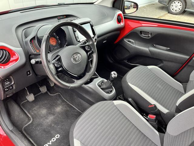 Toyota AYGO 1.0 VVT-i x-play Airco NL auto Apple Carplay Anroid auto Dealer onderhouden