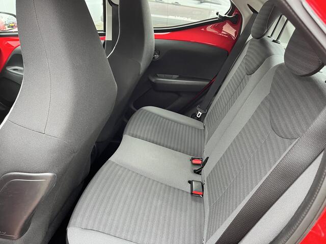 Toyota AYGO 1.0 VVT-i x-play Airco NL auto Apple Carplay Anroid auto Dealer onderhouden