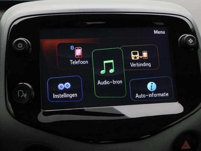 Toyota AYGO 1.0 VVT-i x-play | Carplay | Camera | Airco | 15 Inch | 54.101 Km!