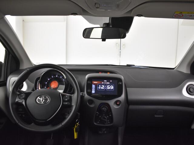 Toyota AYGO 1.0 VVT-i x-play Design Edition | Camera | LM Velgen