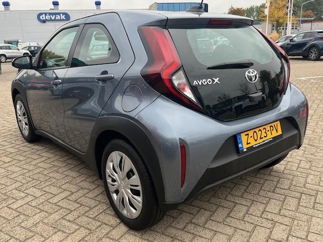 Toyota AYGO X 1.0 VVT-i MT Play