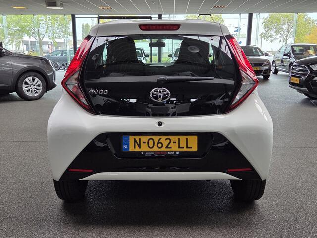 Toyota AYGO 1.0 VVT-i x-play