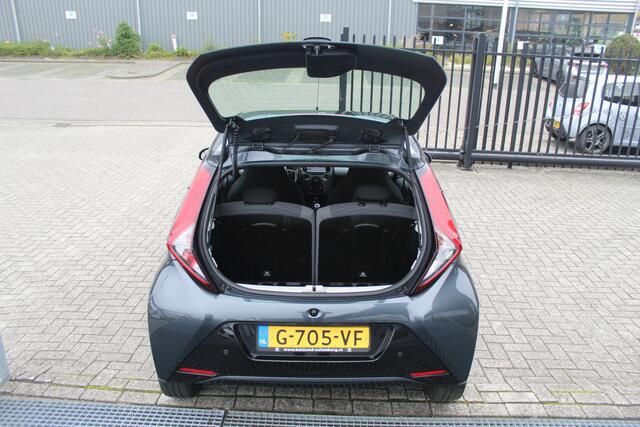 Toyota AYGO 1.0 VVT-i x-play Achteruitrijcamera/App connect/Airco/Orig. NL auto