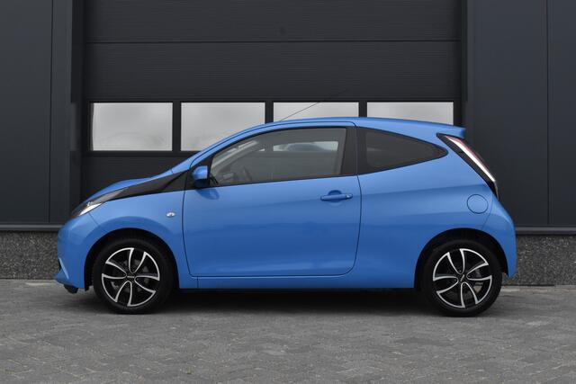 Toyota AYGO 1.0 VVT-i x-play Camera - Carplay - Cruise - Airco