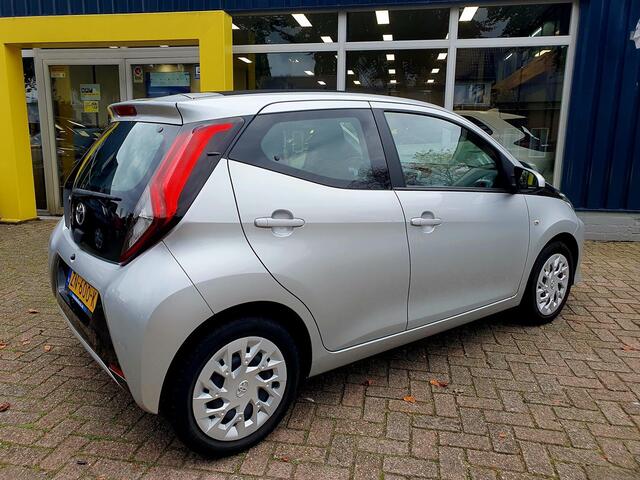 Toyota AYGO 1.0 VVT-i x-play OPEN DAK All-in prijs!