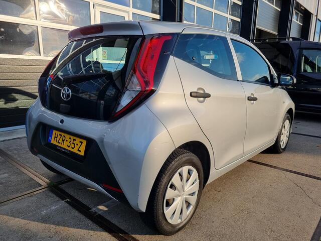 Toyota AYGO 1.0 VVT-i x-fun 5-DEURS / AIRCO / LED / BLUETOOTH